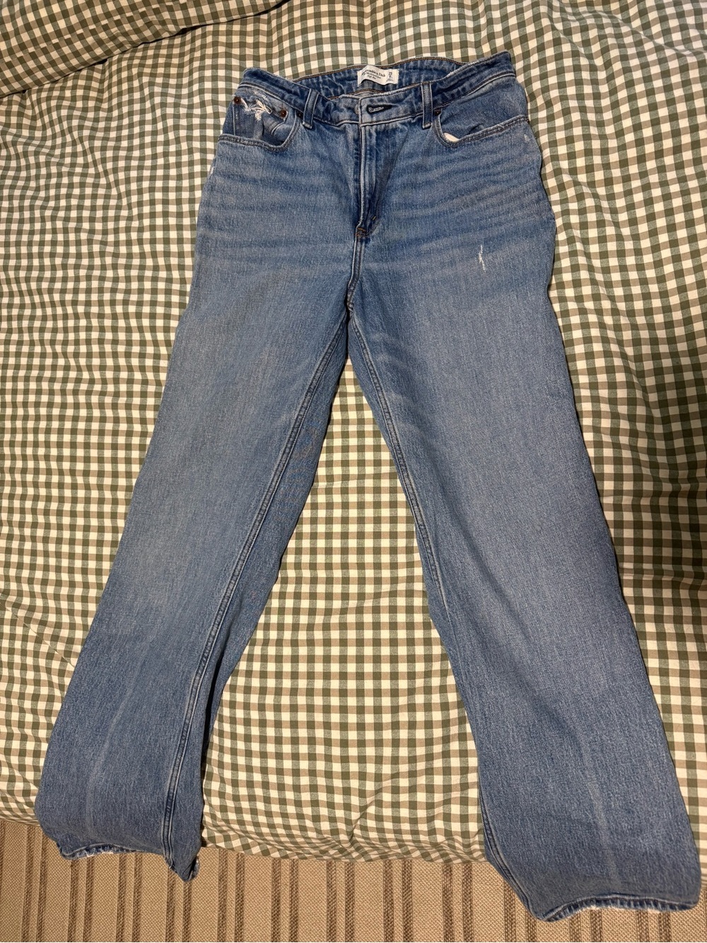 Abercrombie & Fitch Women's Straight-Leg Jeans in Medium Blue Wash